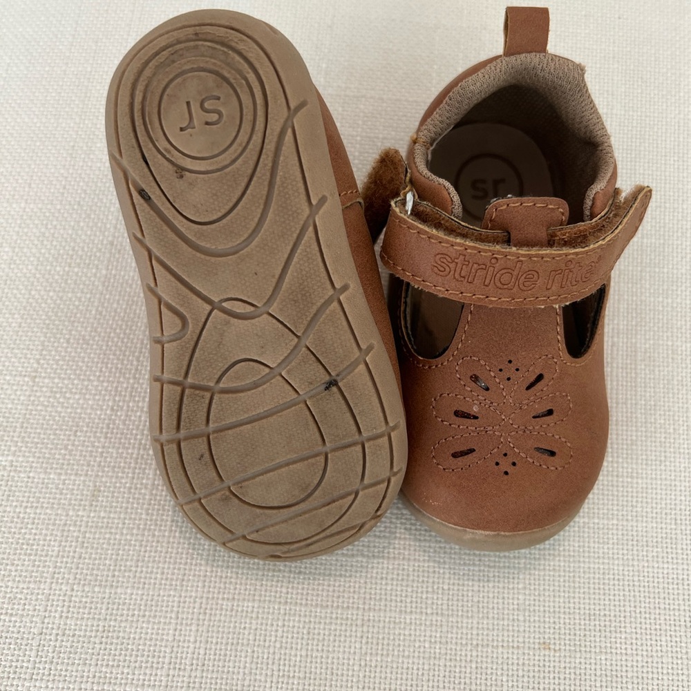 Stride rite brown Mary Jane size 4